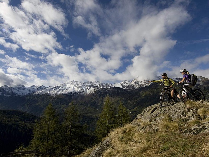 VTT sur l'ancienne route de Niederthai