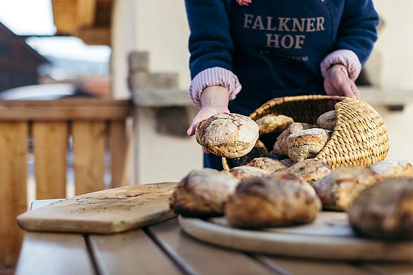 Falknerhof Brotbacken