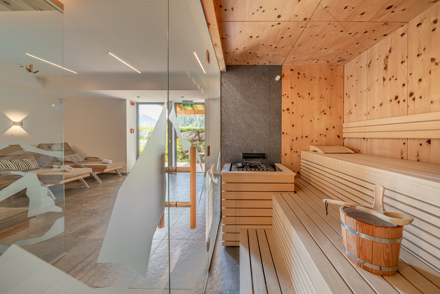 Relaxing sauna world